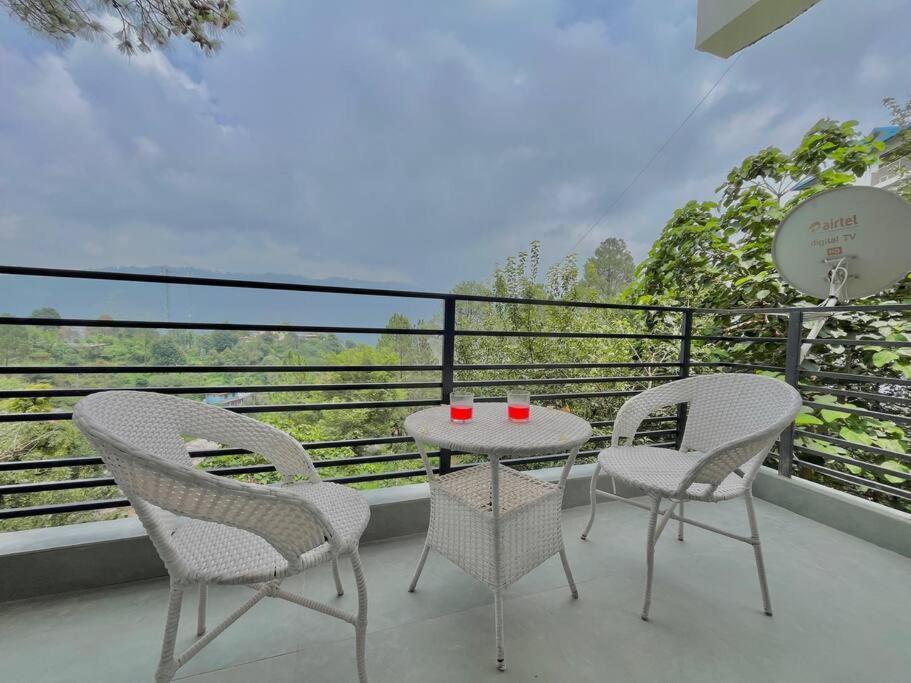 Host Jatin Kasauli Crest 7O1827O7O3 Lejlighed Eksteriør billede