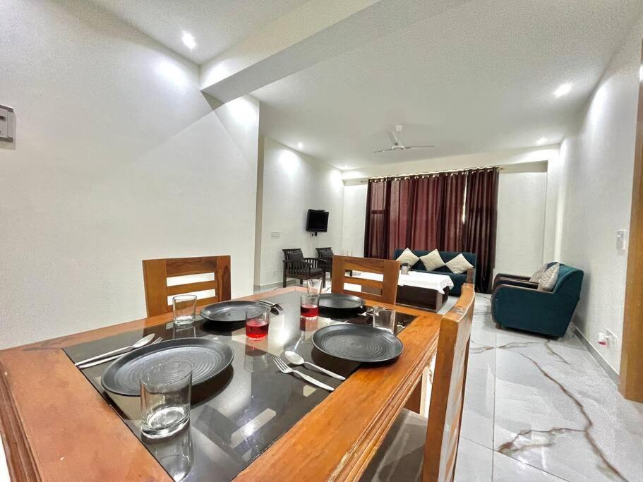 Host Jatin Kasauli Crest 7O1827O7O3 Lejlighed Eksteriør billede
