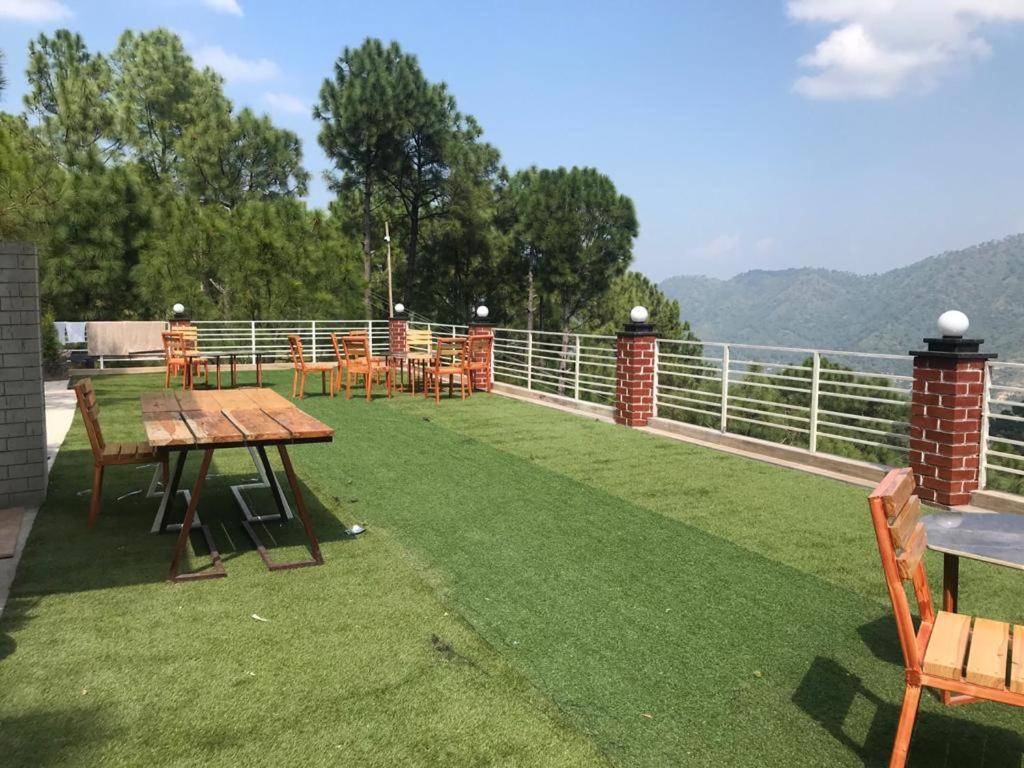 Host Jatin Kasauli Crest 7O1827O7O3 Lejlighed Eksteriør billede