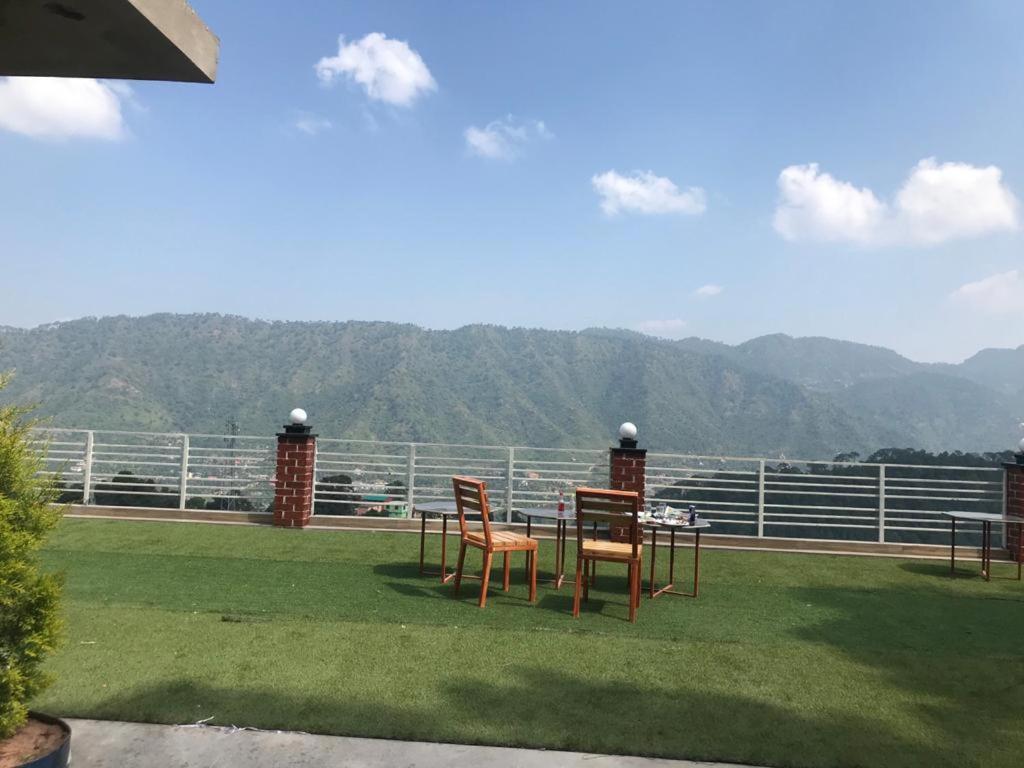Host Jatin Kasauli Crest 7O1827O7O3 Lejlighed Eksteriør billede